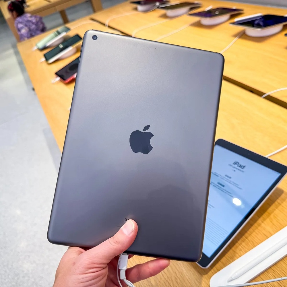 Apple iPad Space Gray Tablet
